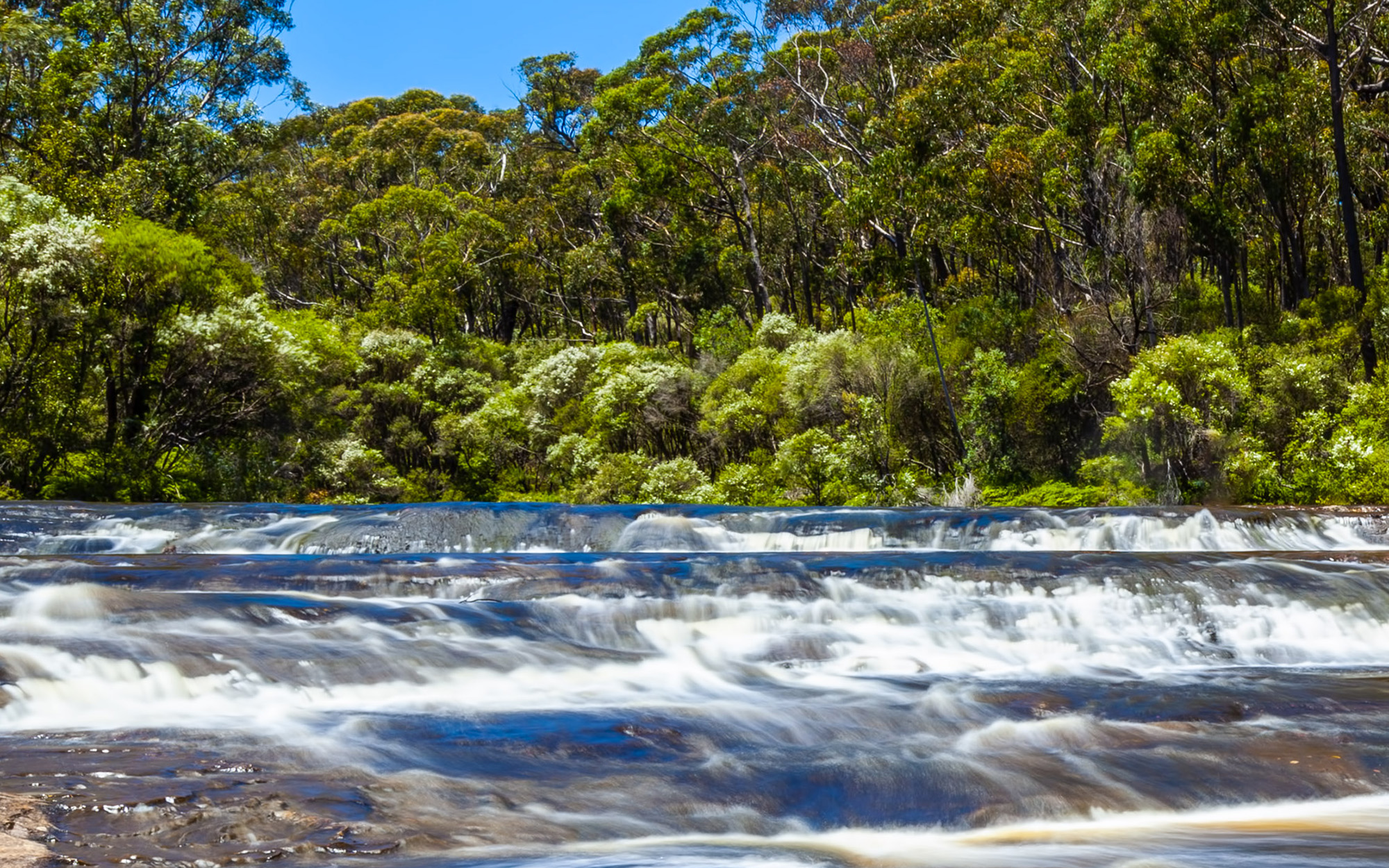 Kangaroo River toward Carrington Falls in New South Wales.